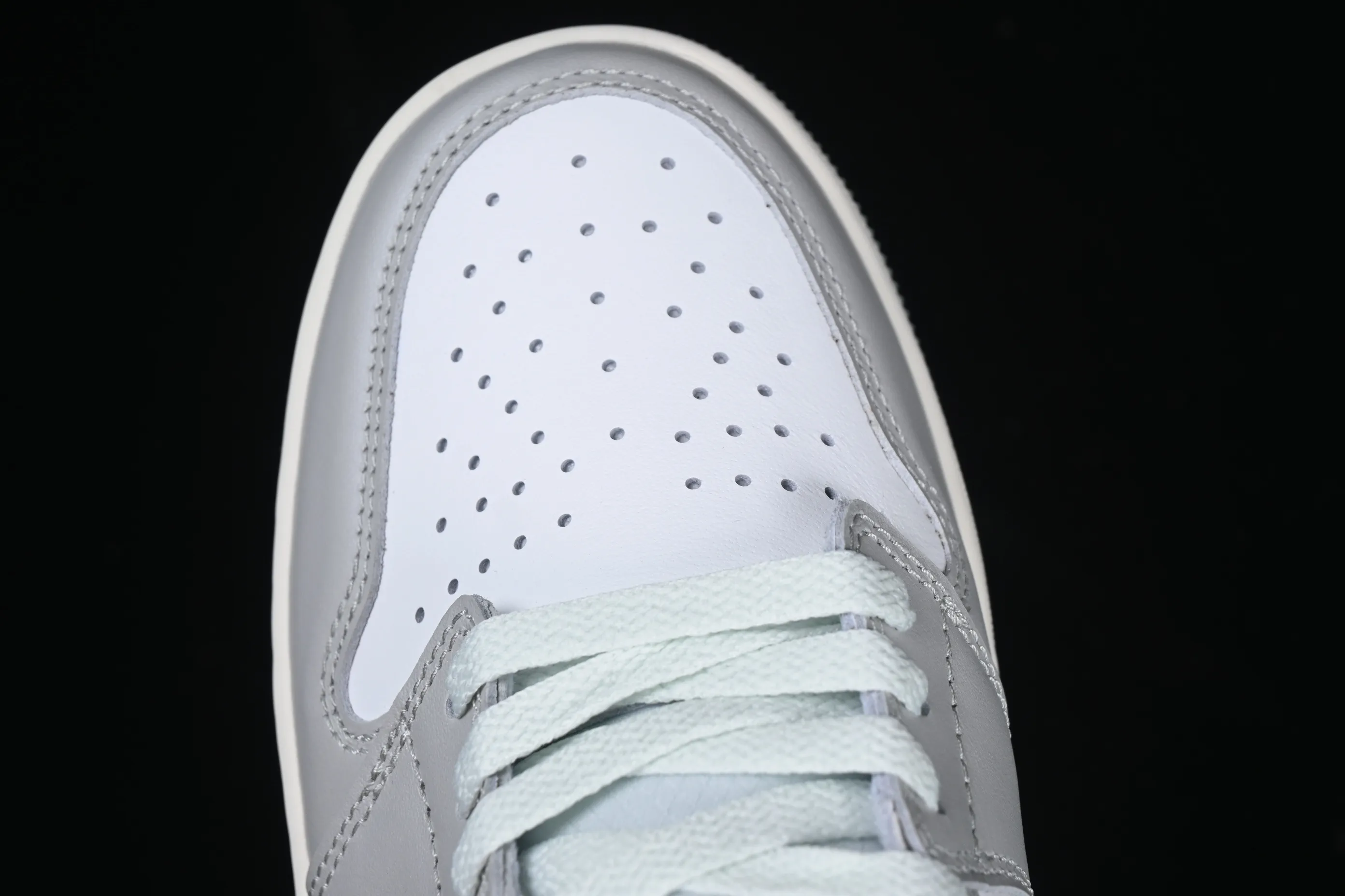 All Categories Air Jordan Jordan Series Basketball Shoes Air Jordan 1 Low G Version Pure Original Air Jordan 1 Low OG "CNY" AJ1 Joe 1 Year of the Snake Limited Silver Snake Low-top Retro Basketball Shoes HF3144-100